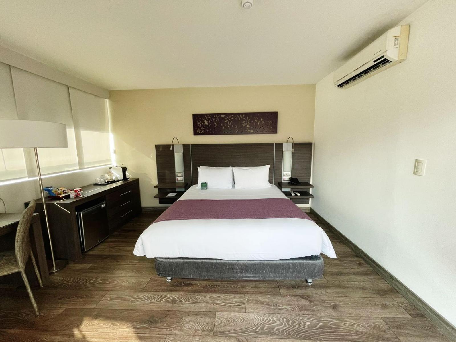 Hotel Bh El Poblado Медельин Экстерьер фото