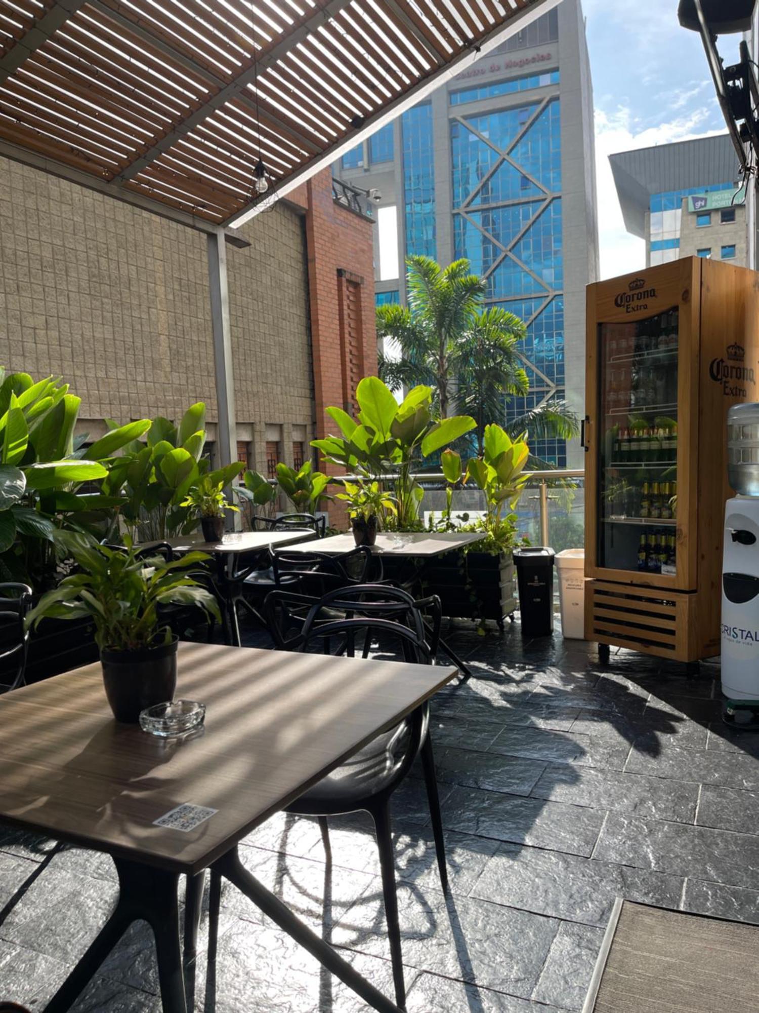 Hotel Bh El Poblado Медельин Экстерьер фото