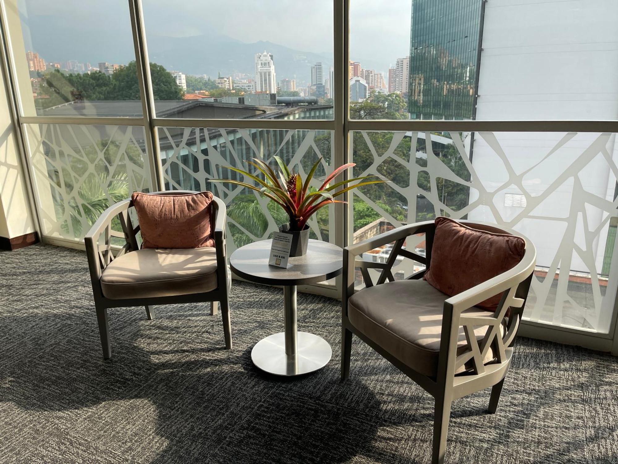 Hotel Bh El Poblado Медельин Экстерьер фото