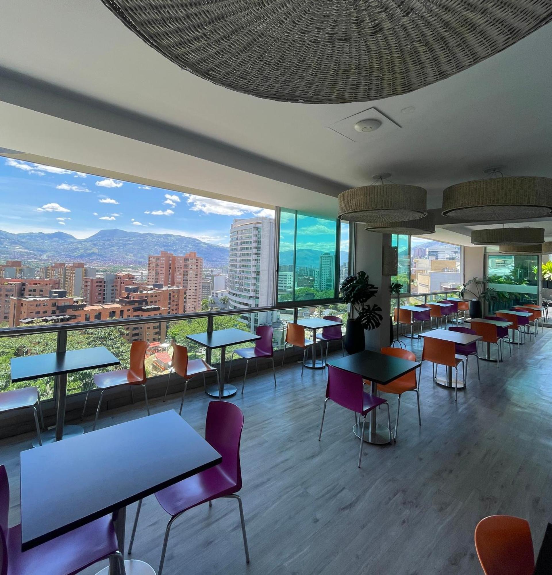 Hotel Bh El Poblado Медельин Экстерьер фото