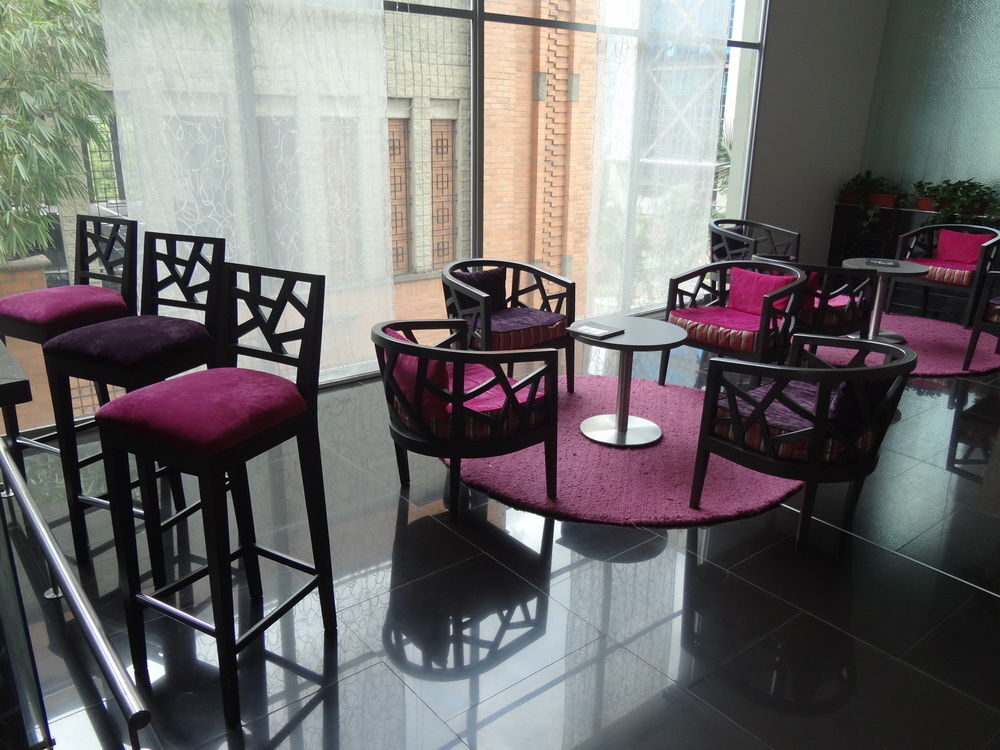 Hotel Bh El Poblado Медельин Экстерьер фото